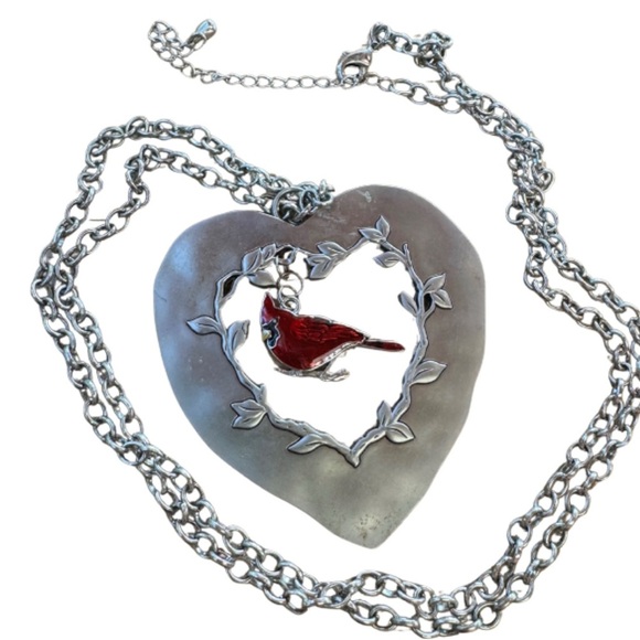 A cardinal appears when a loved one is near silver necklace - Picture 2 of 2